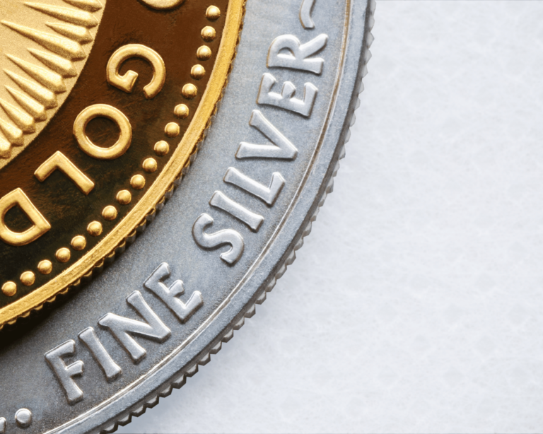 Gold and Silver Soar as Economic Data Misses Expectations Insights US productivity plummets